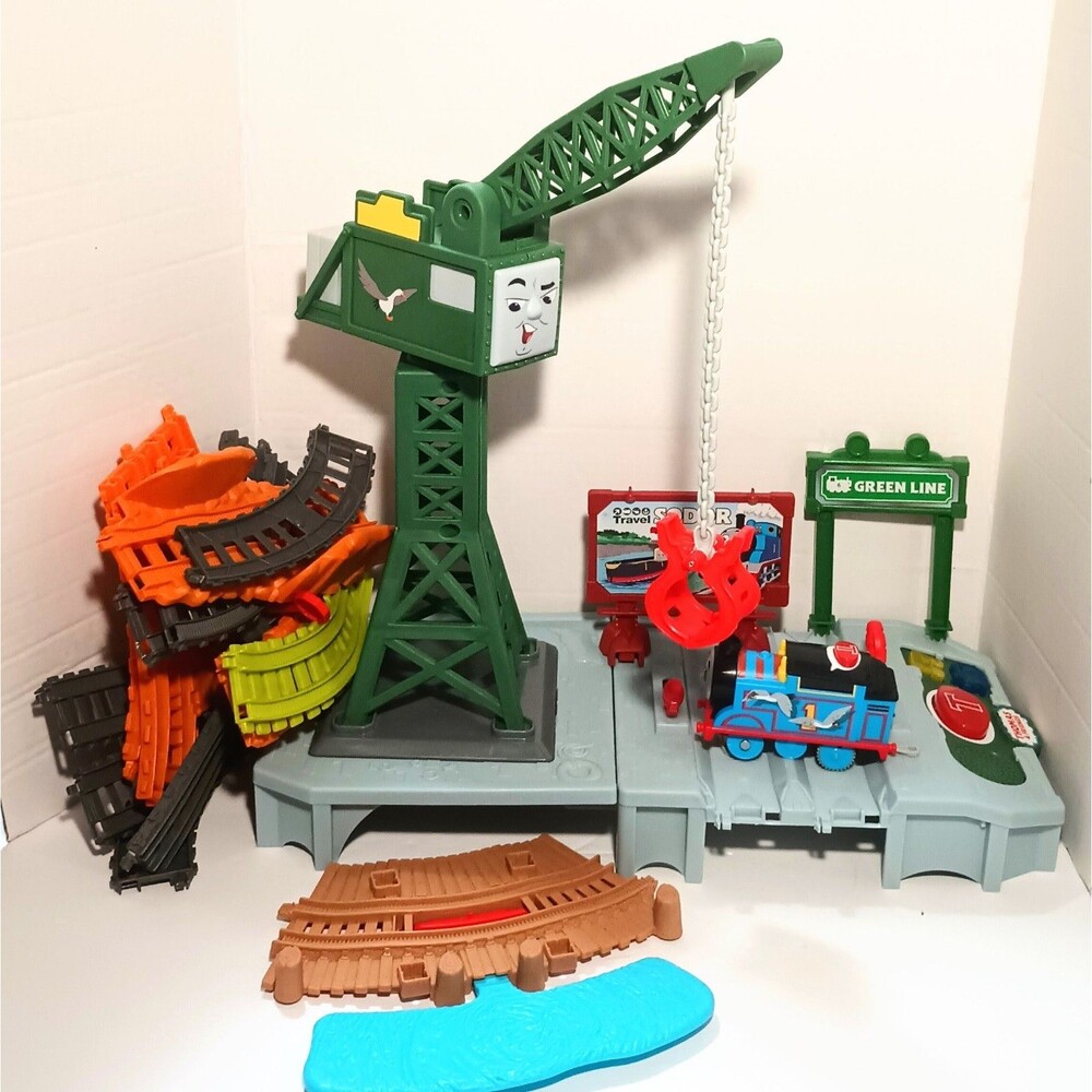 Thomas & Friends Motorized Talking Trains Cargo Crane Set w/ Thomas Engine Track